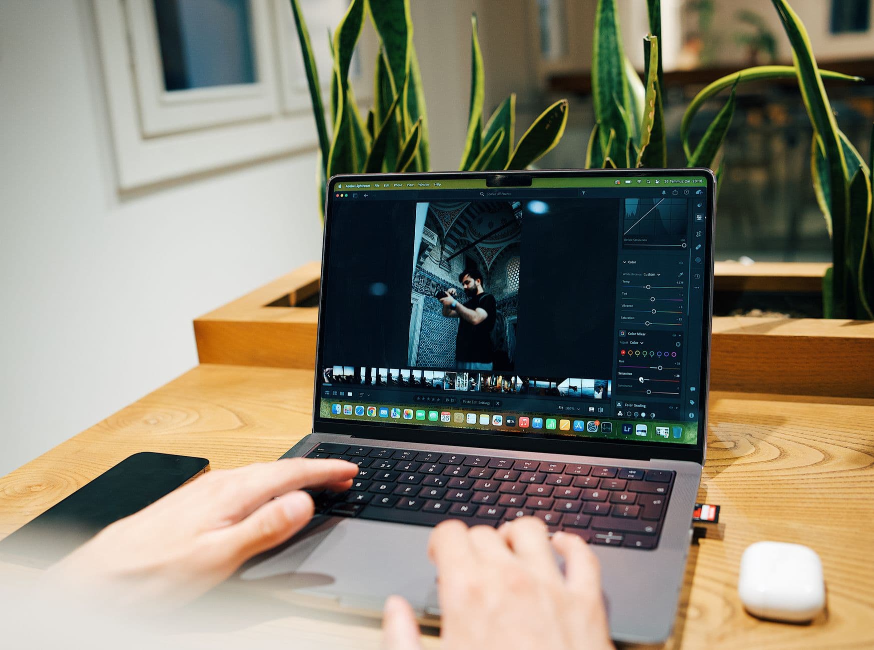 takeaicourse.com cover image for ChatGPT vs Claude vs Gemini: Best AI for Workflows. Photo by iam hogir on Pexels.